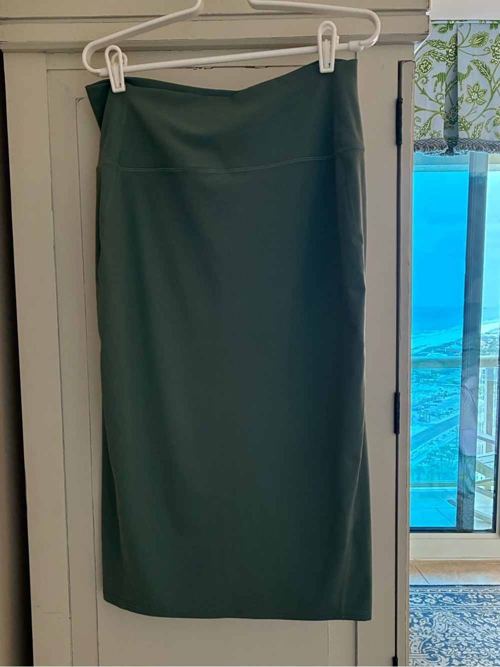🆕 Lululemon Nulu Slim-Fit High-Rise Midi Skirt SZ 12 -Gray Eucalyptus color